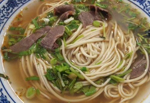 从一碗面到一条链：兰州牛肉面产业化背后的食品机械力量